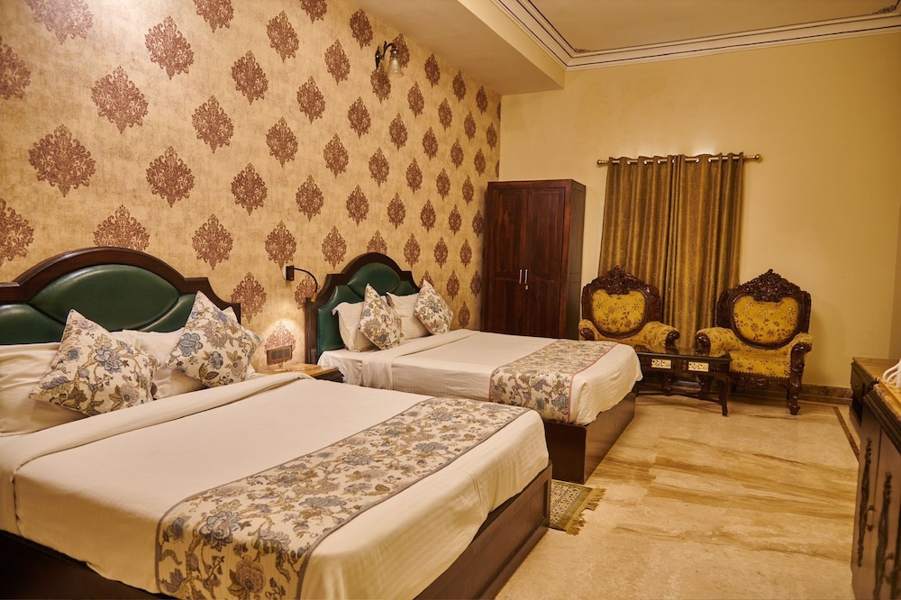 Welcomheritage Traditional Haveli 7/43