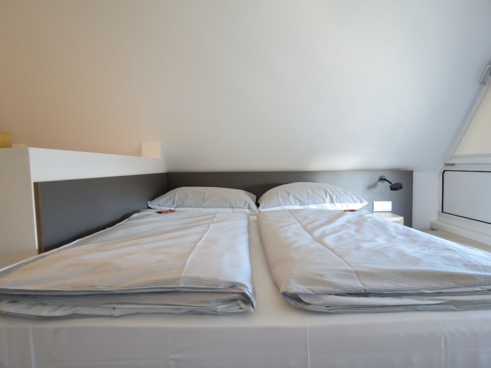 2 Bedrooms, Economy, Triple, 1 Queen and 1 Single Bed