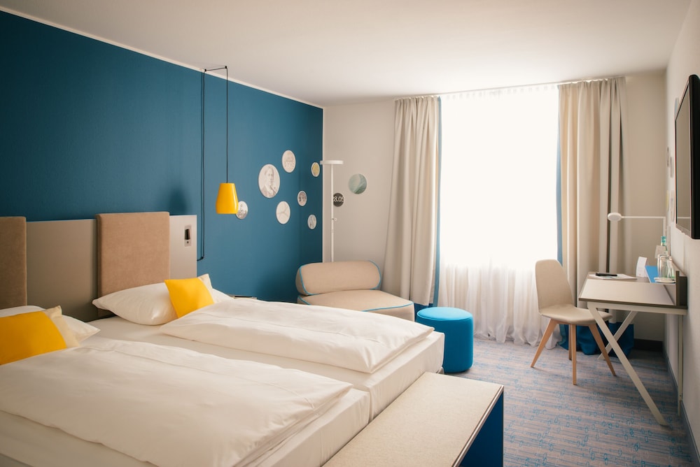 COMFORT, TWIN BEDS
