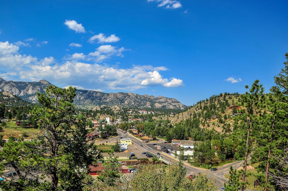 The Historic Crags Lodge 4/33