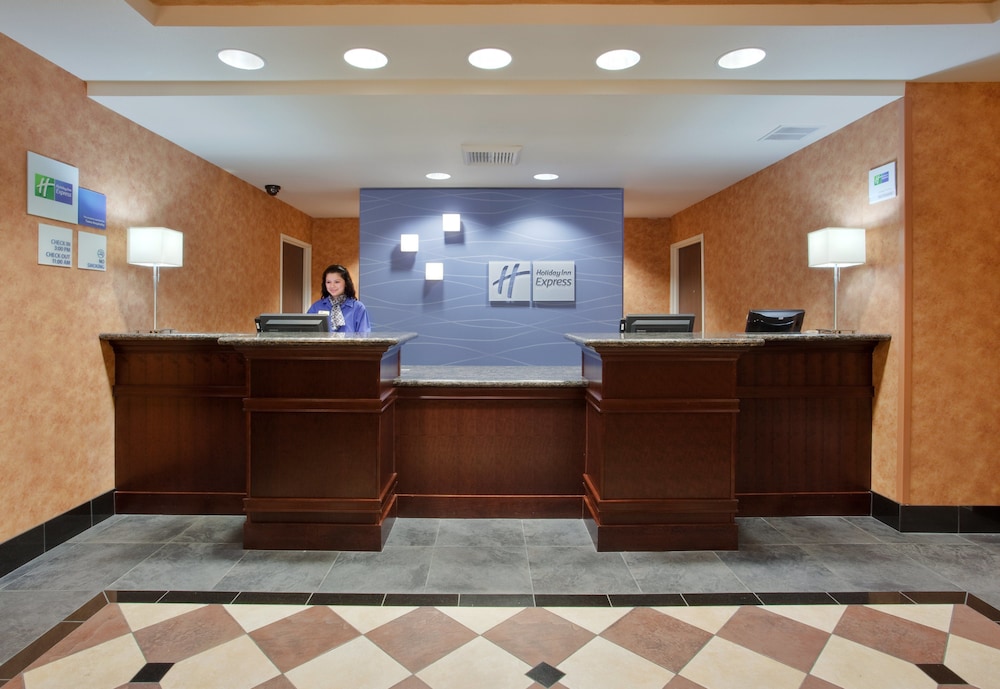 Holiday Inn Express Hotel Suites Sacramento Ne C 8/75