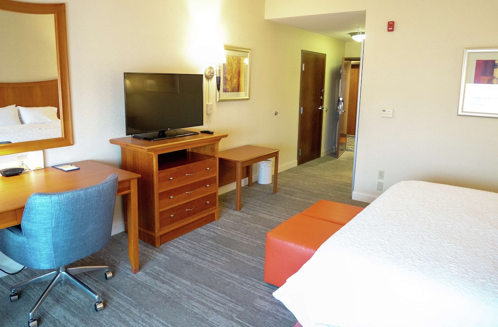 Hampton Inn Norco Corona Eastvale 29/59