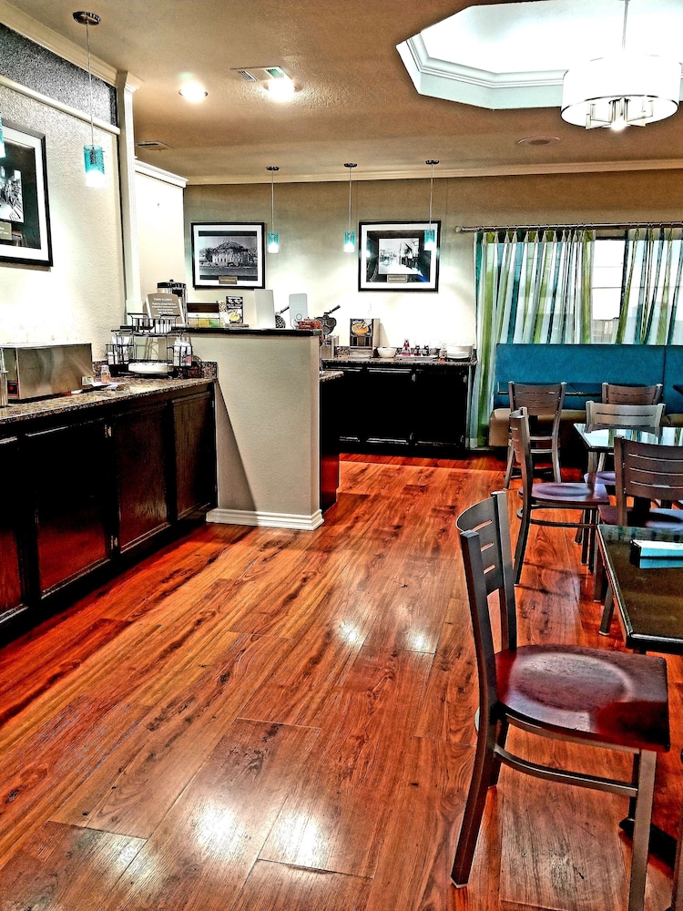 Best Western Post Oak Inn 16/37