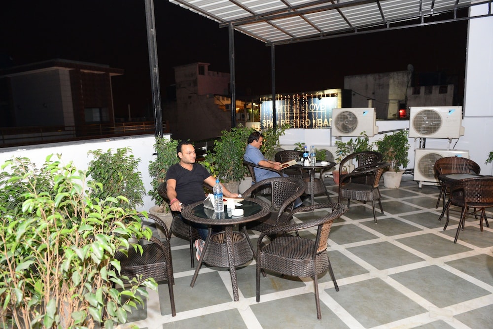 Hotel Cabana Pahar Ganj 41/46