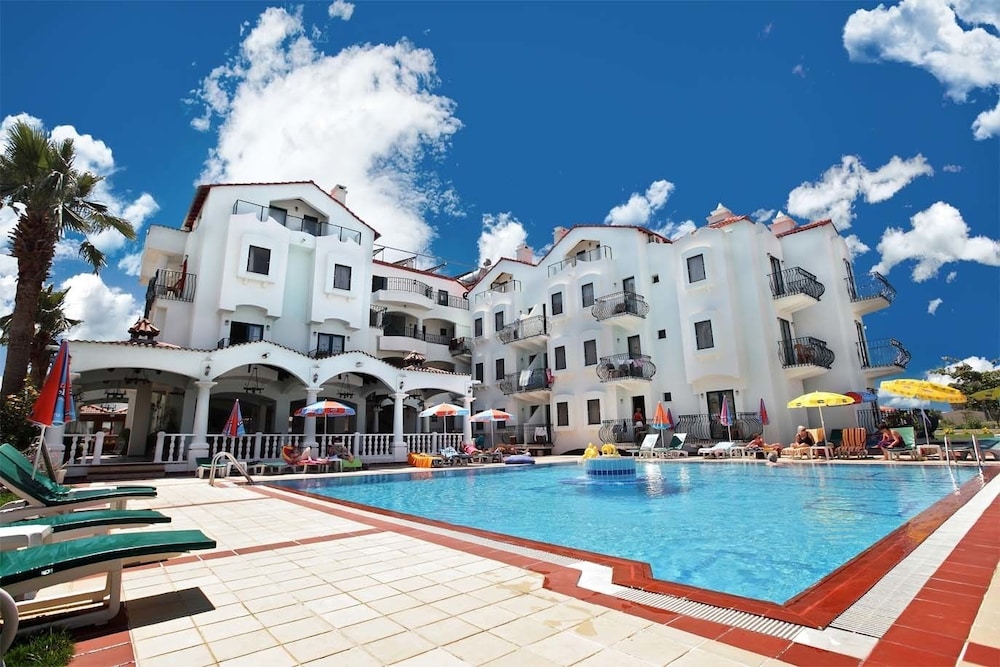 Oykun Hotel 25/26