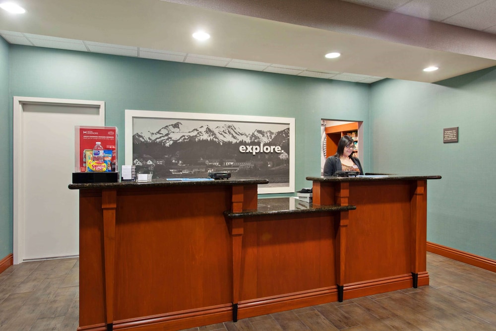 Hampton Inn and Suites Clovis Airport North 14/50