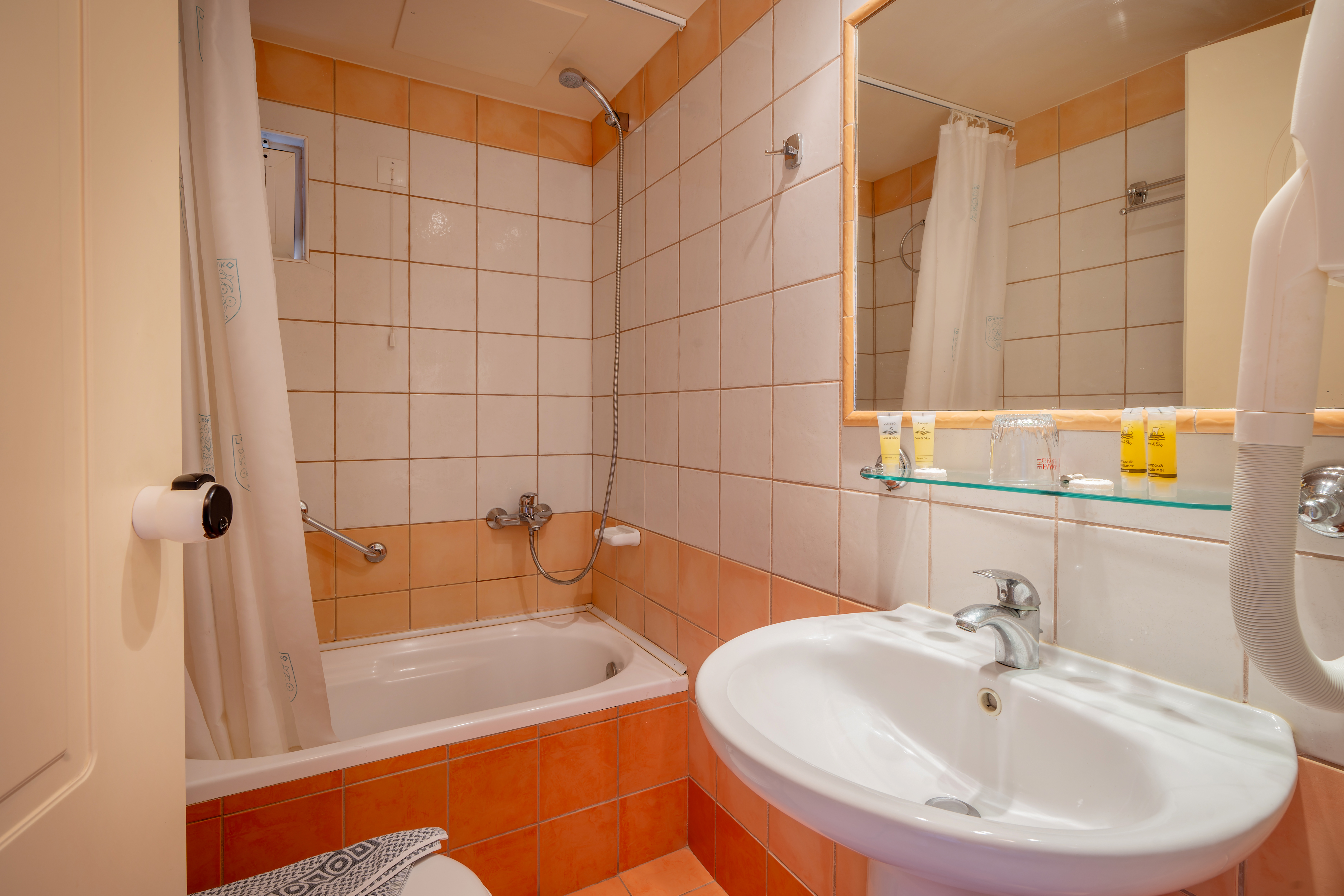 Studio, Lateral Side Sea View، Lefkoniko Beach 3/3