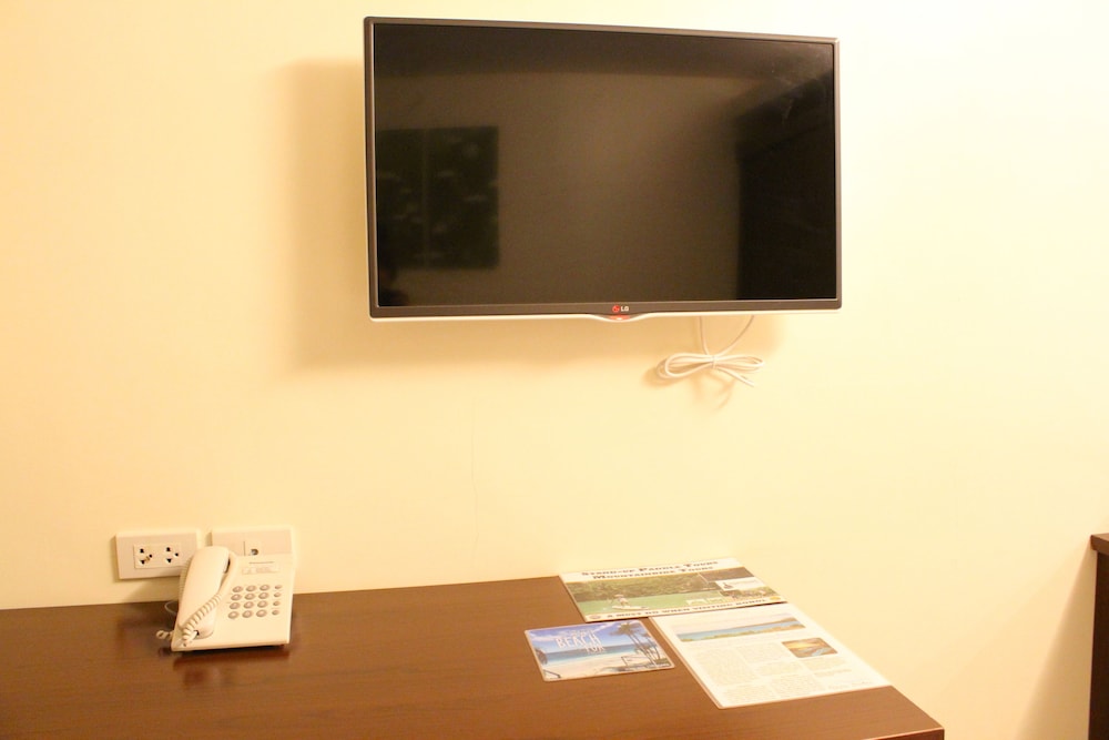 Ocean Suites Boutique Hotel 58/66