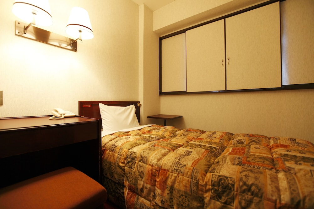 Tokyo Inn 36/51