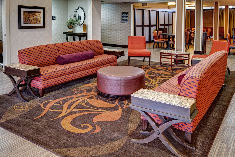 Hampton Inn Russellville 36/53