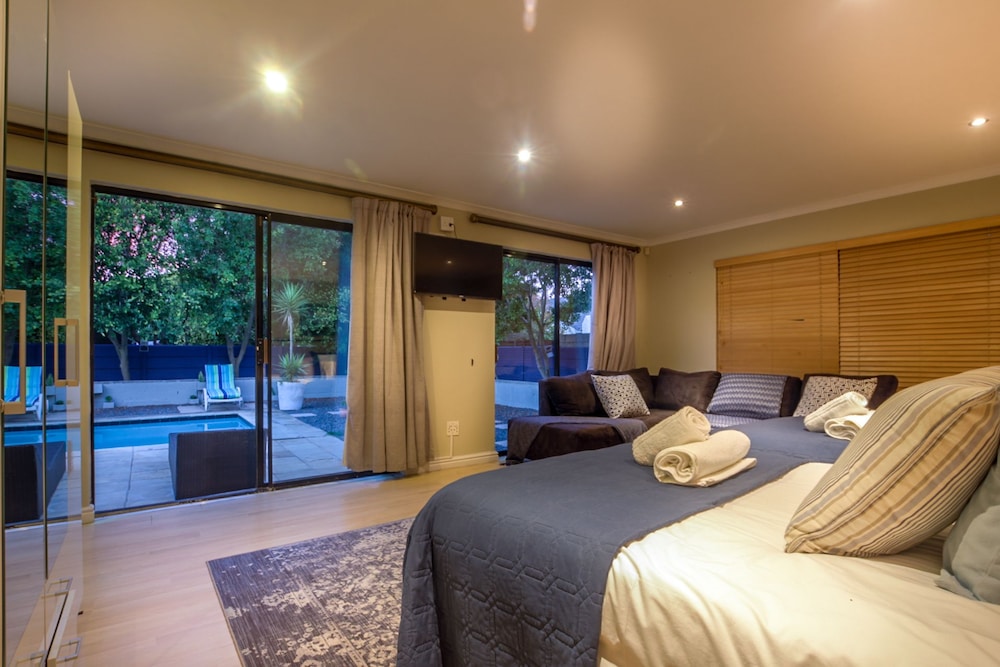 Design, Queen Bed