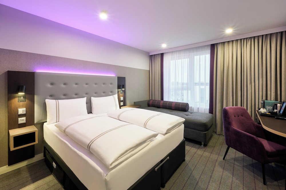 Premier Inn Stuttgart Zuffenhausen 11/44