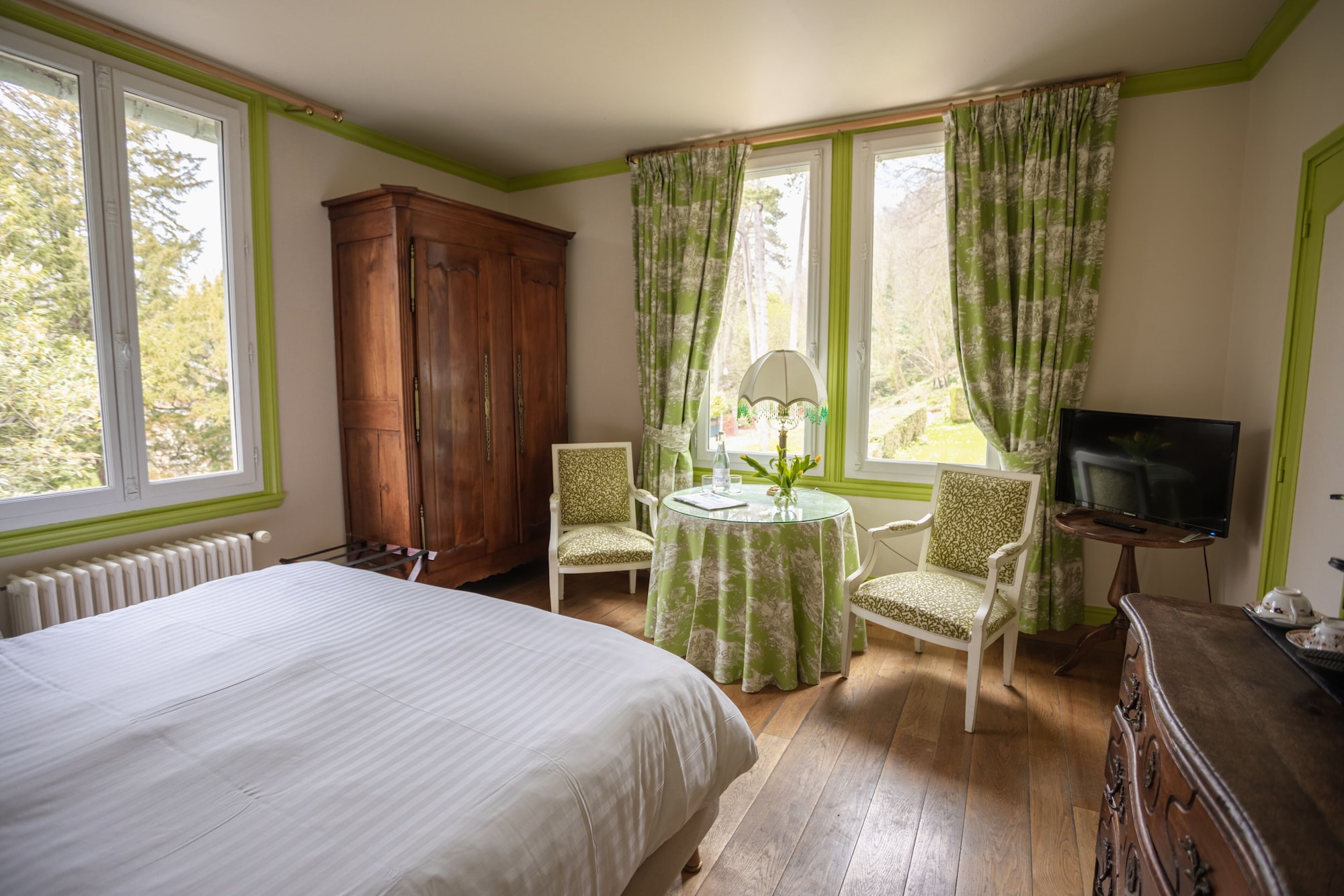 Standard, Queen Bed, Park View