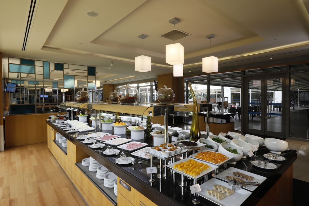 ISG Airport Hotel 47/63