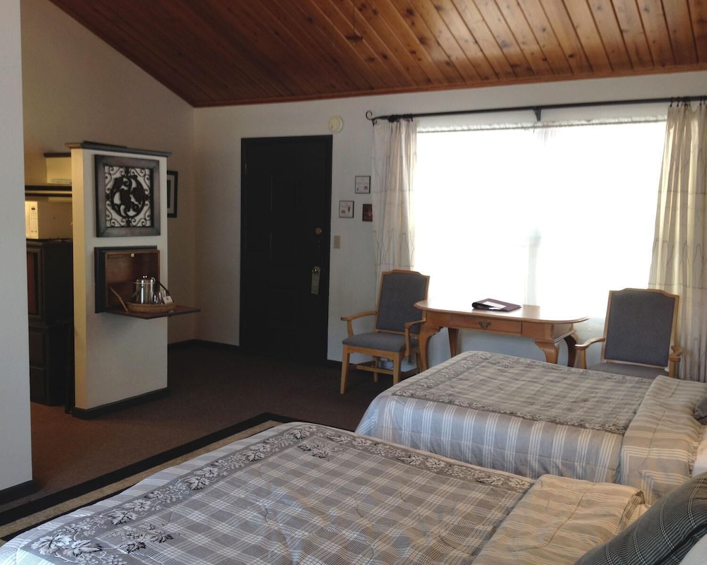 Vinehurst Inn And Suites 40/58