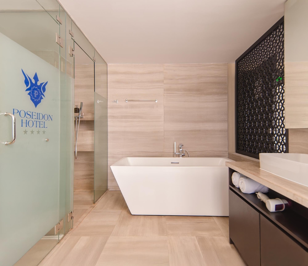 Poseidon Nha Trang Hotel 65/66