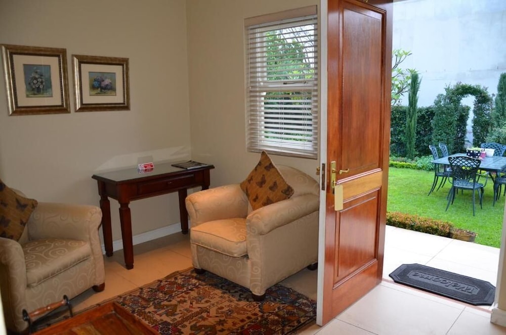 Lemoenkloof Guest House 35/50