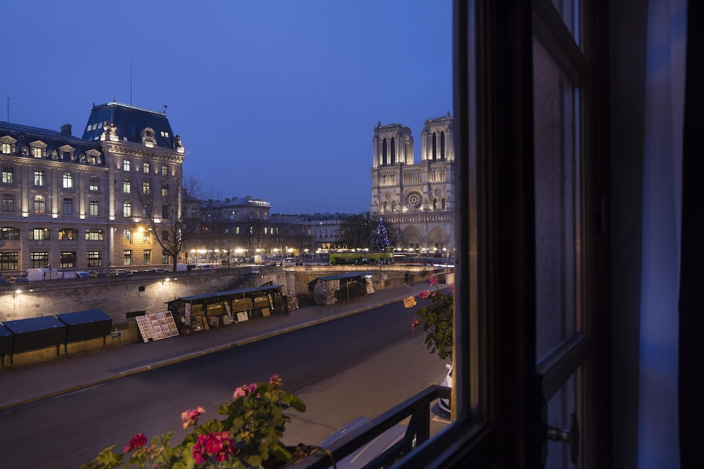 Rives de Notre Dame 75/83