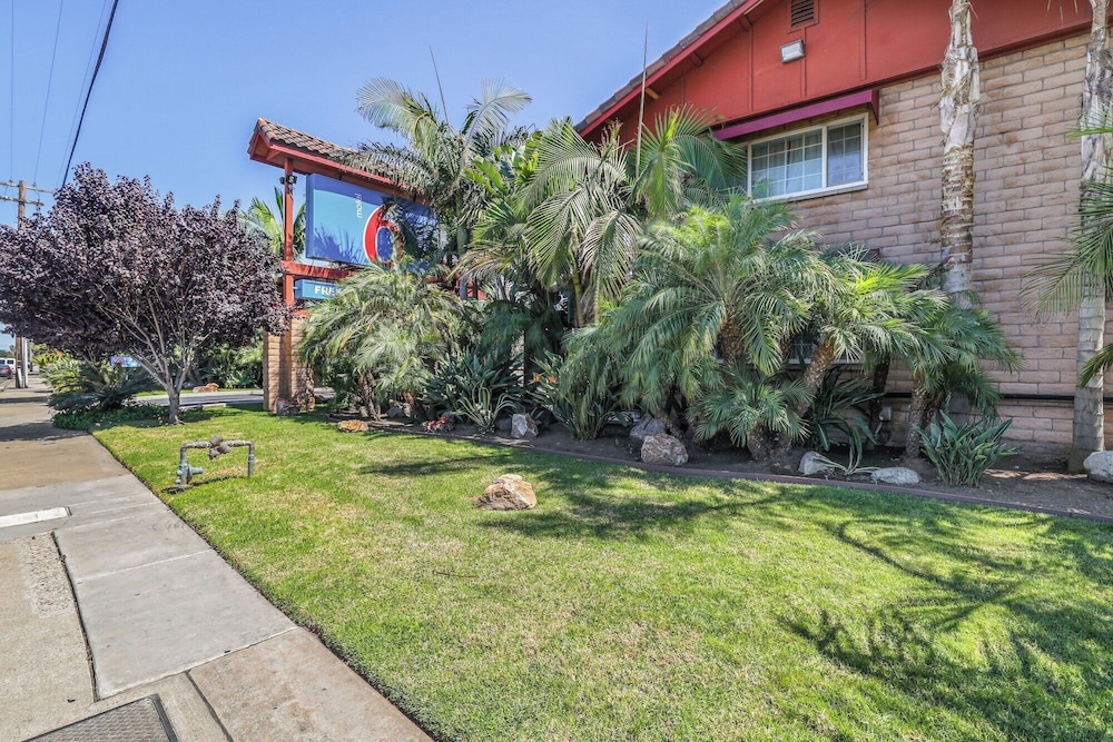 Motel 6 Carlsbad, CA - North Near Legoland 54/66