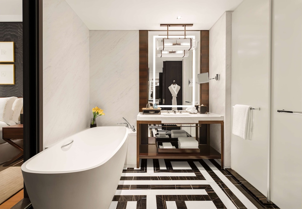 Fairmont Wuhan 18/67