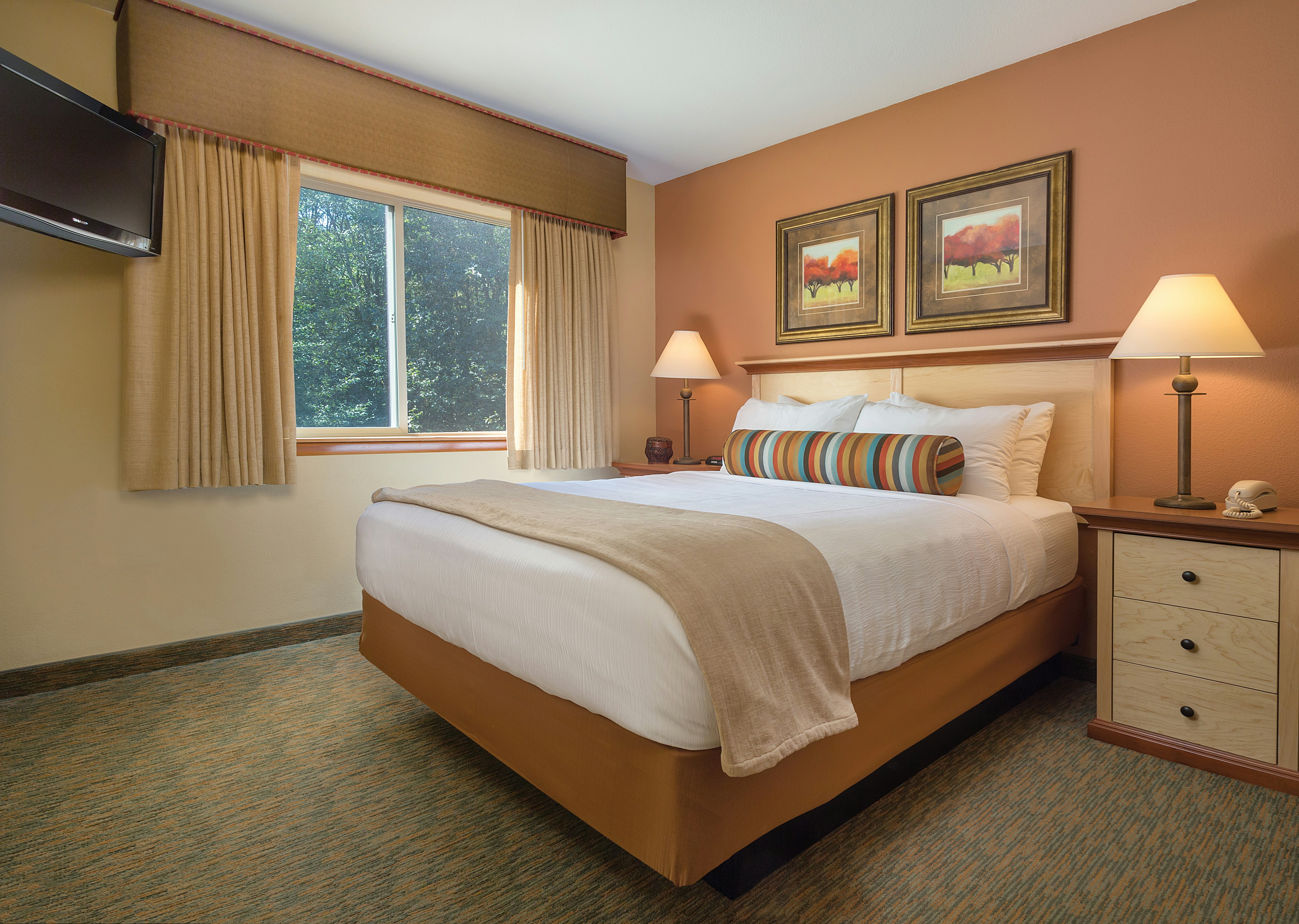 Two Bedroom Loft، Whispering Woods Resort 2/3