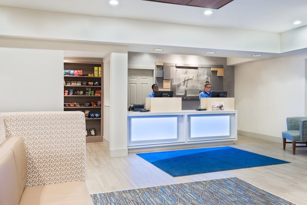 Holiday Inn Express And Suites Columbus Airport East 5/46