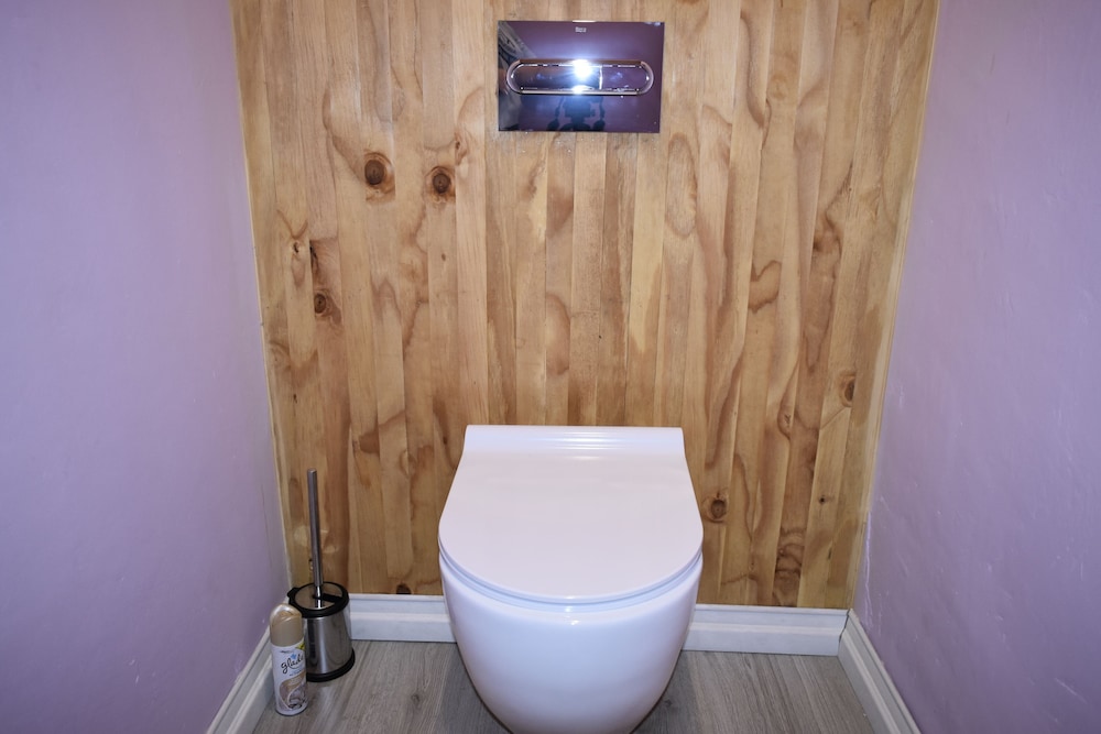 Mosswood Bed & Breakfast 39/40