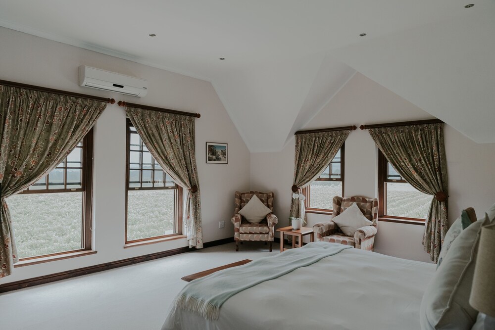 Cana Vineyard Guesthouse 35/76