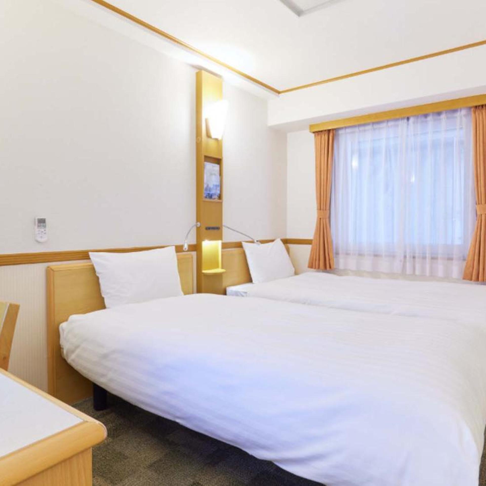 Room, Twin Beds