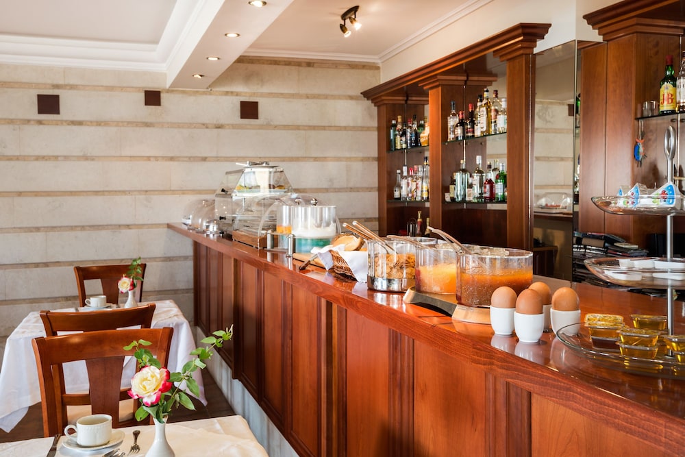 Andreolas Luxury Suites 8/72