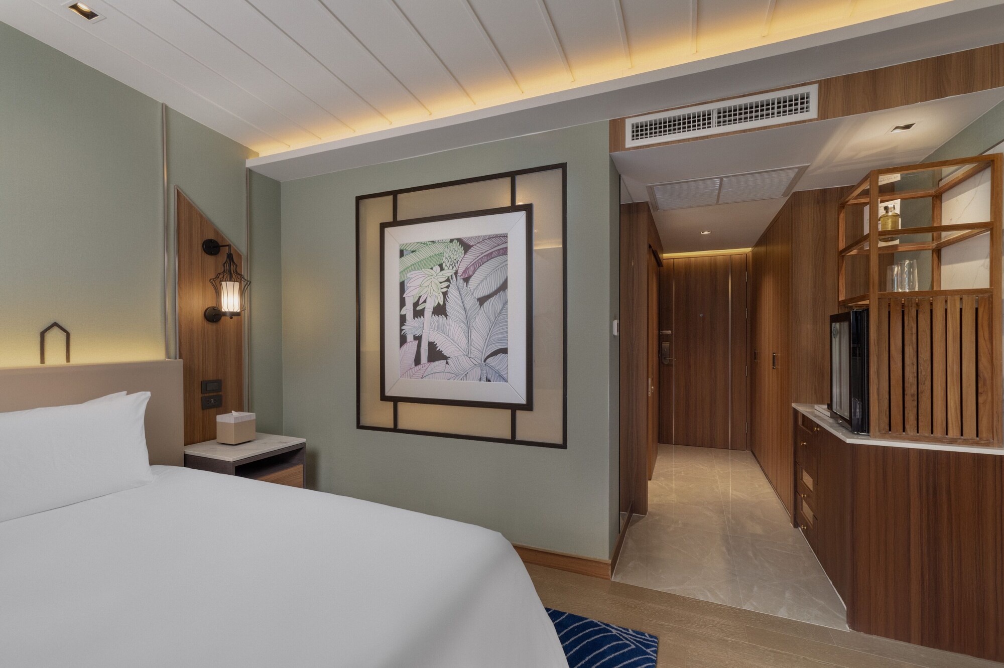 EXECUTIVE ROOM