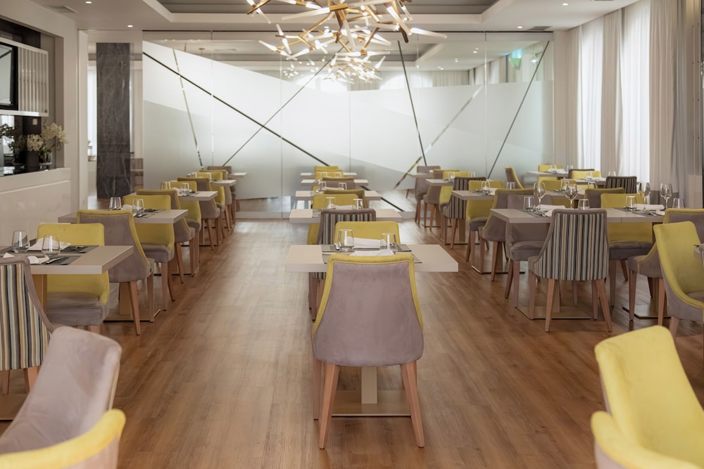 restaurant cafeteria