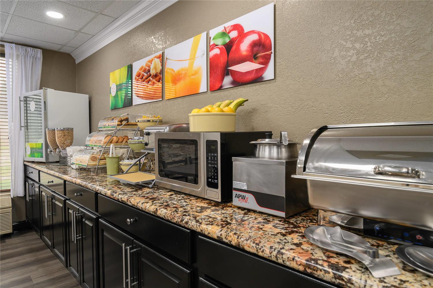 Quality Inn & Suites Lexington South 36/36