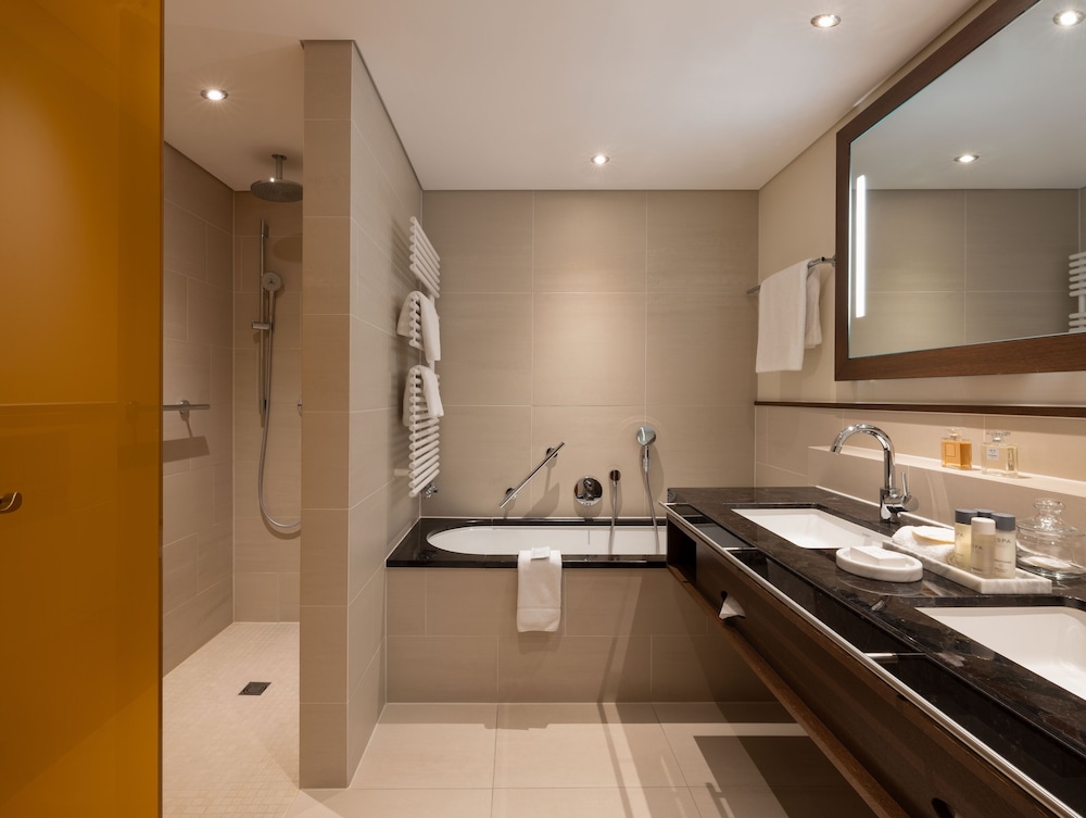 Europe Hotel And Resort 40/42