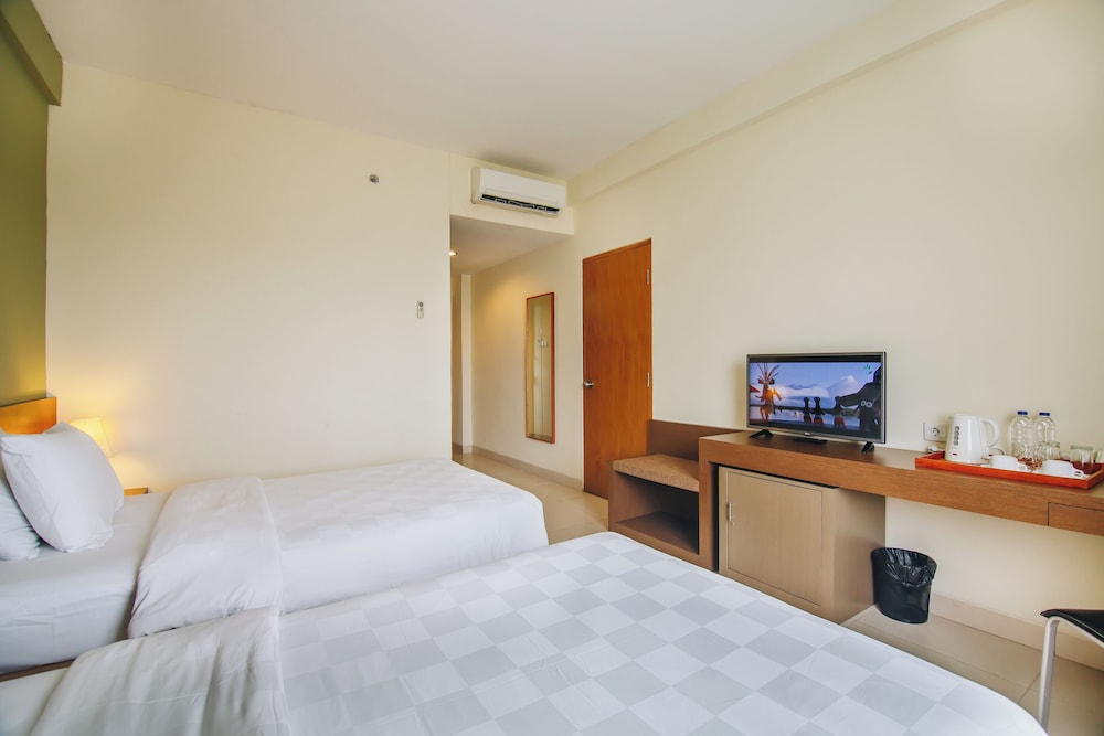 Hotel Luwansa 24/50