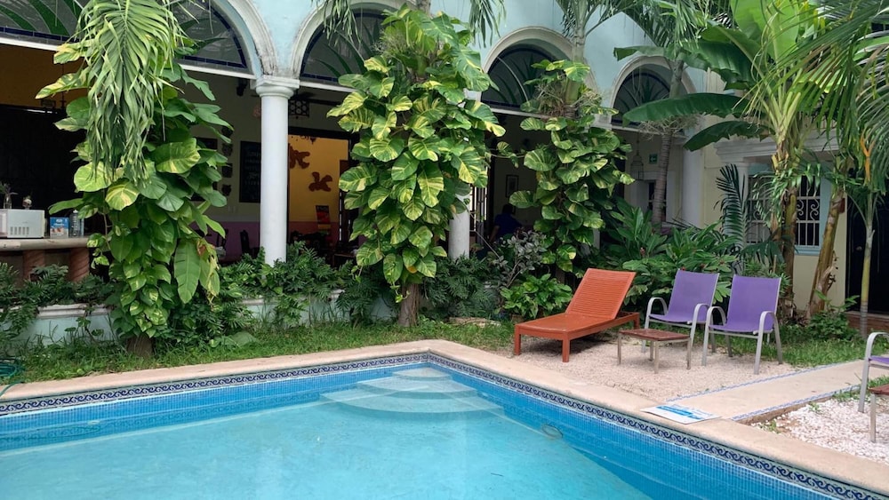 Hotel Santa Ana 68/76