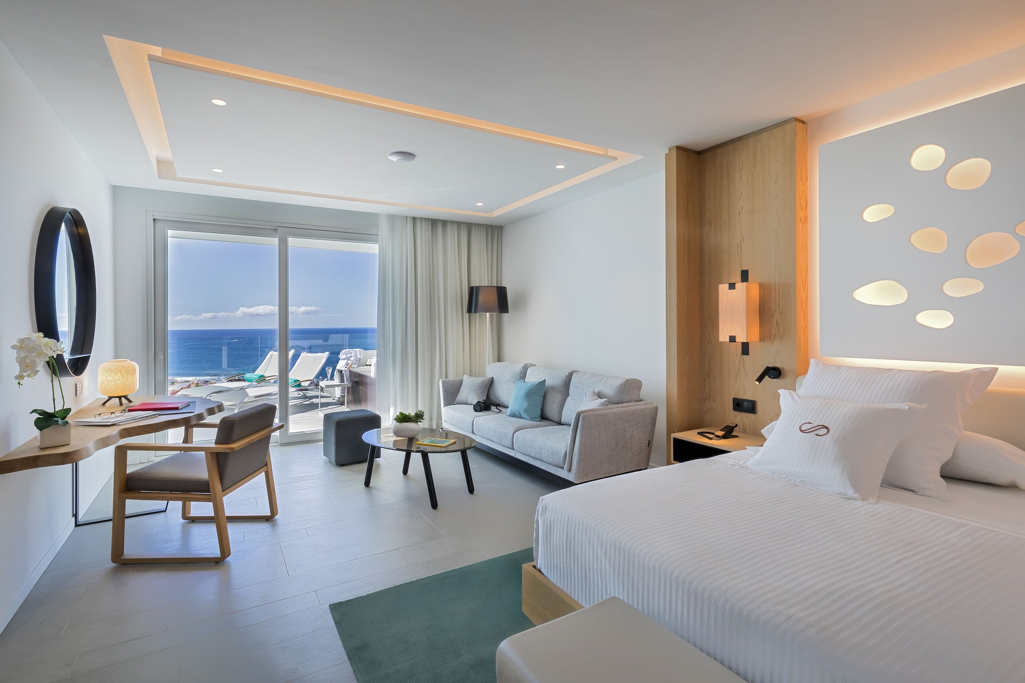 Junior Suite, King Bed, Ocean Front, Hot Tub