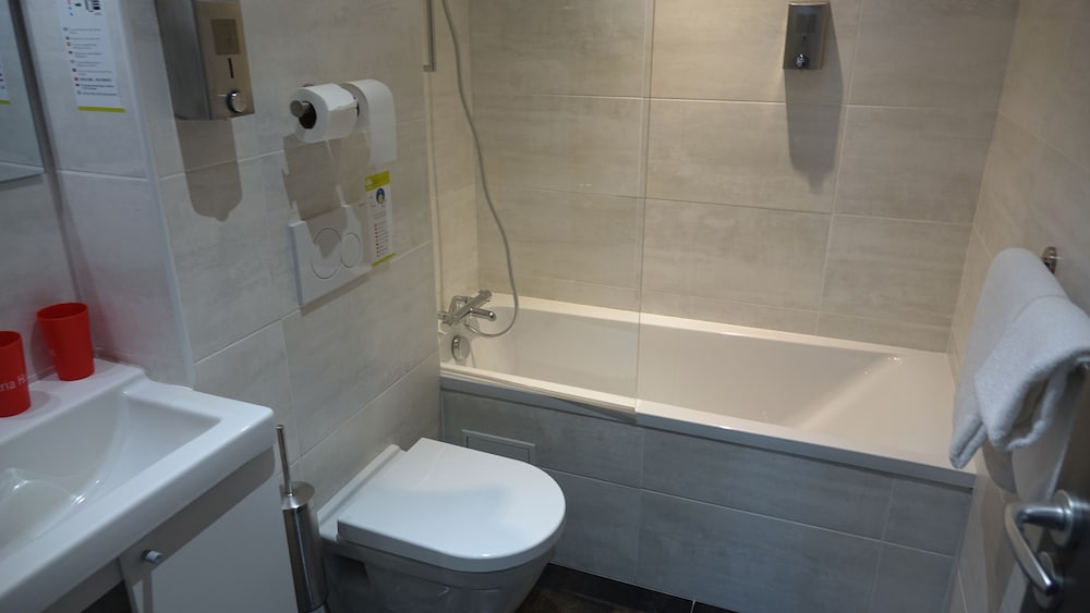 Logis Hotel Yseria - Historical Center 12/58