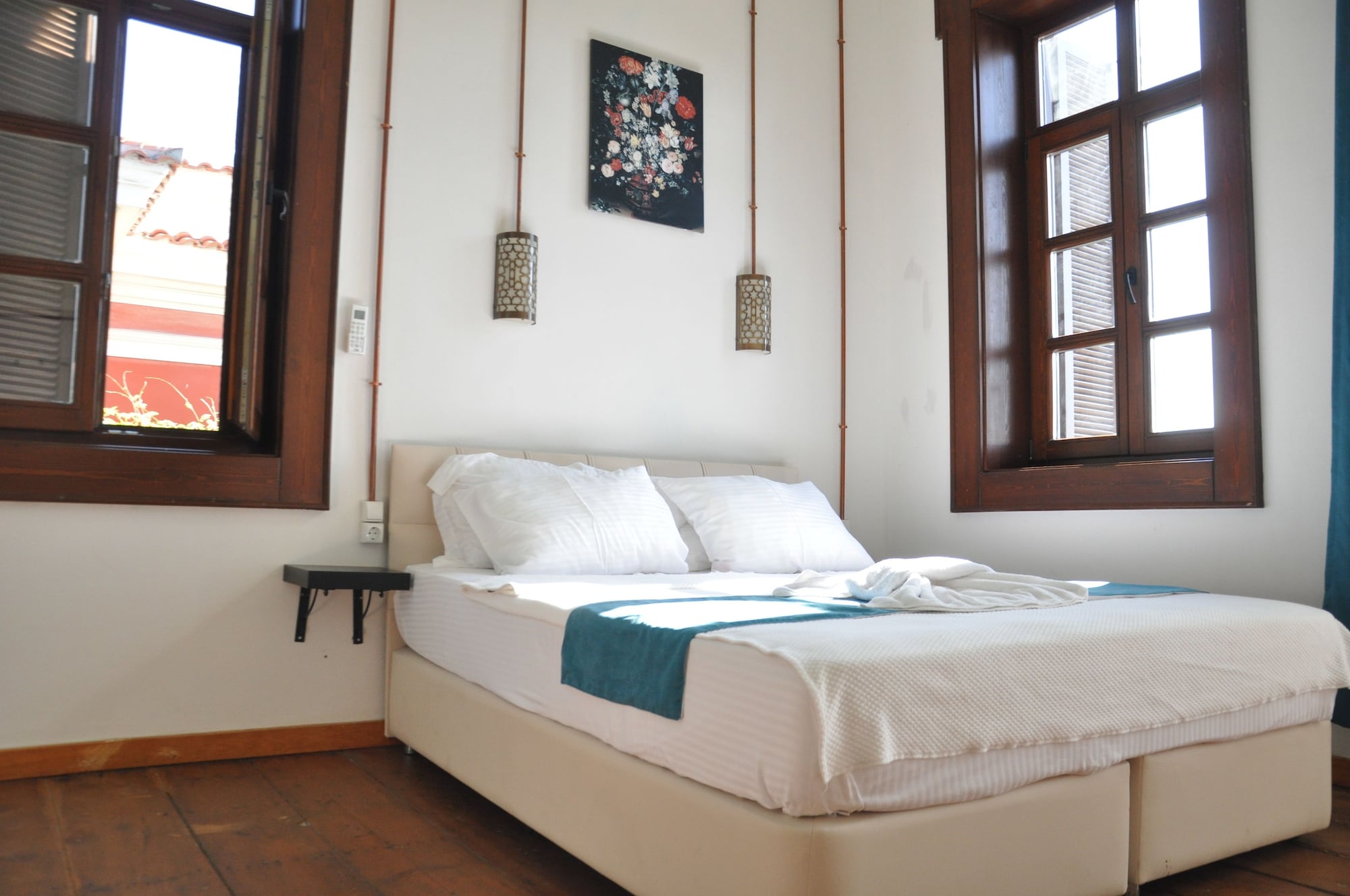 COMFORT, CITY VIEW