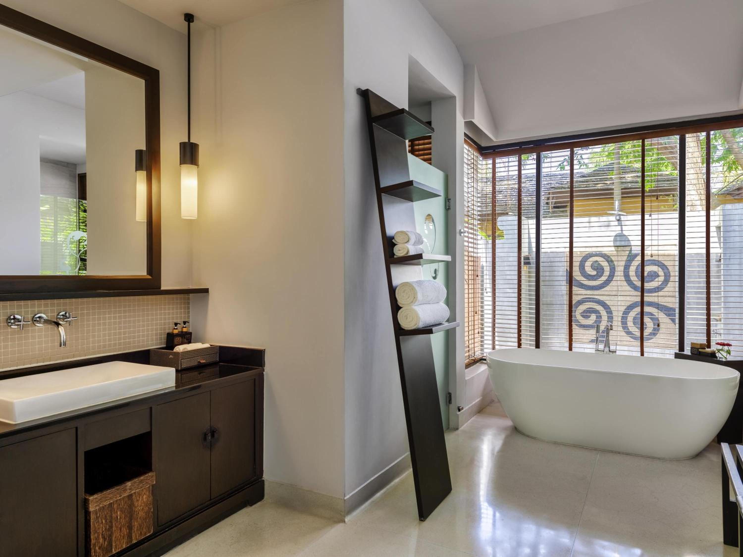Villa, King Bed, Sofa, Private Pool, Movenpick Asara Resort & Spa Hua Hin 3/3