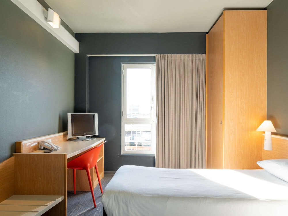 Ibis Florence North Airport Hotel 22/65