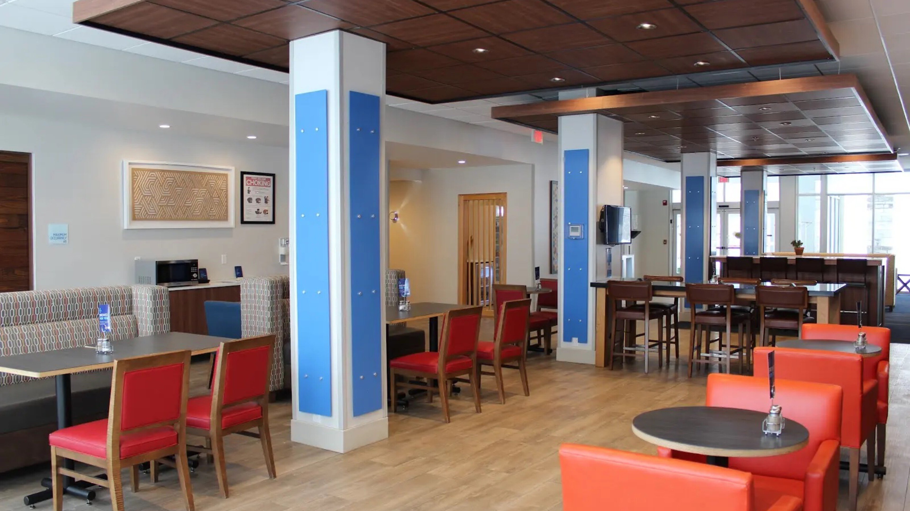 Holiday Inn Express Buffalo NE - Lockport 52/62