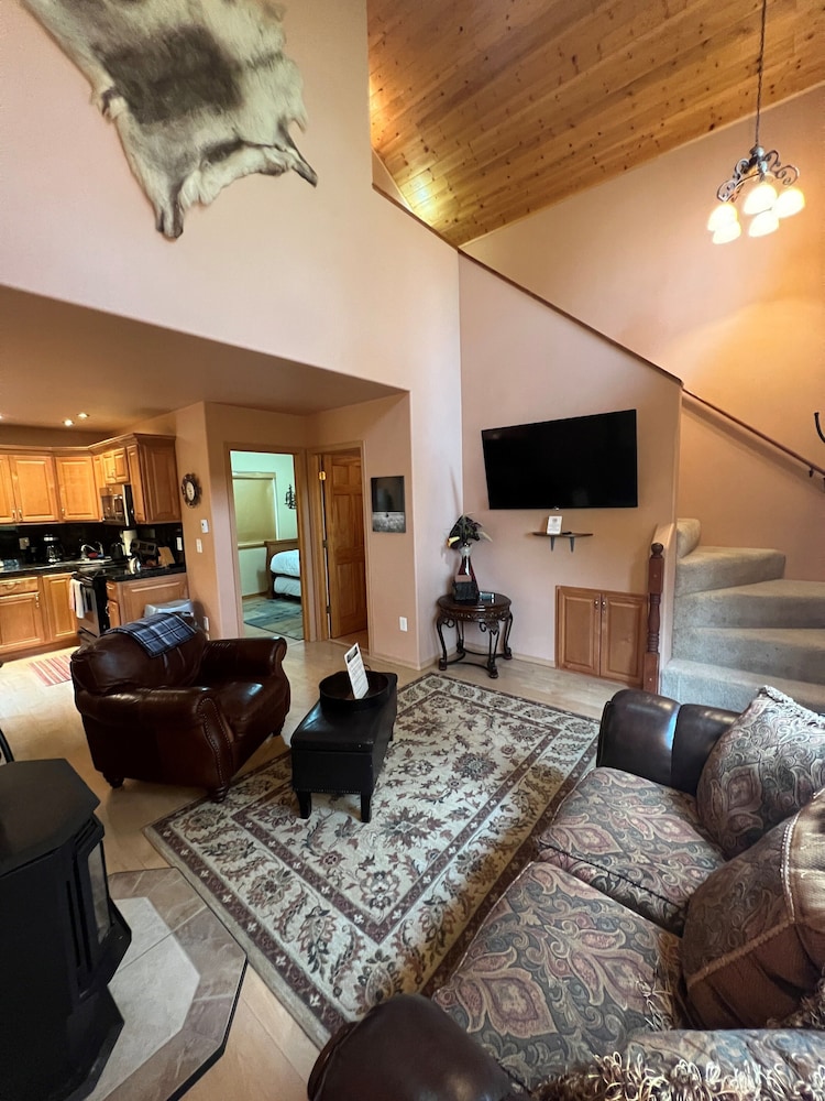 Alaska Adventure Unlimited Chalets 21/42