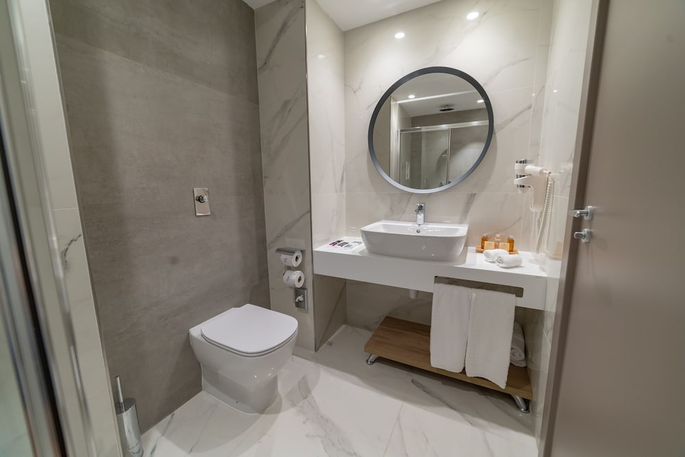 Mercure St. Julian s Malta 69/69