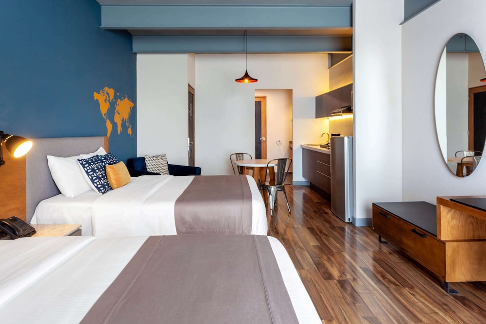 EXECUTIVE, 2 QUEEN BEDS