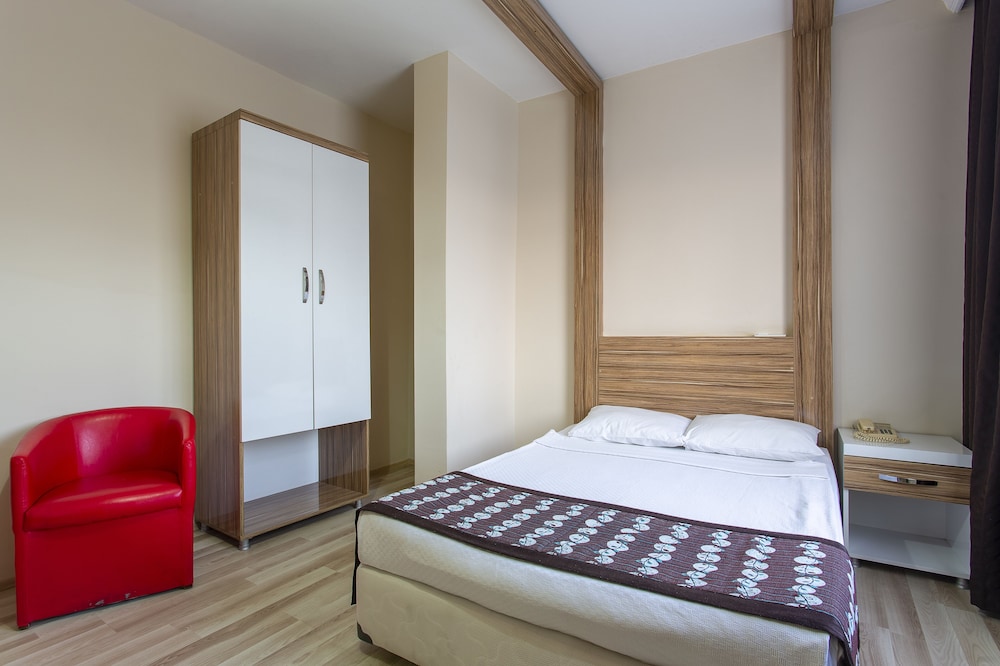 Aslan Corner Hotel 24/61