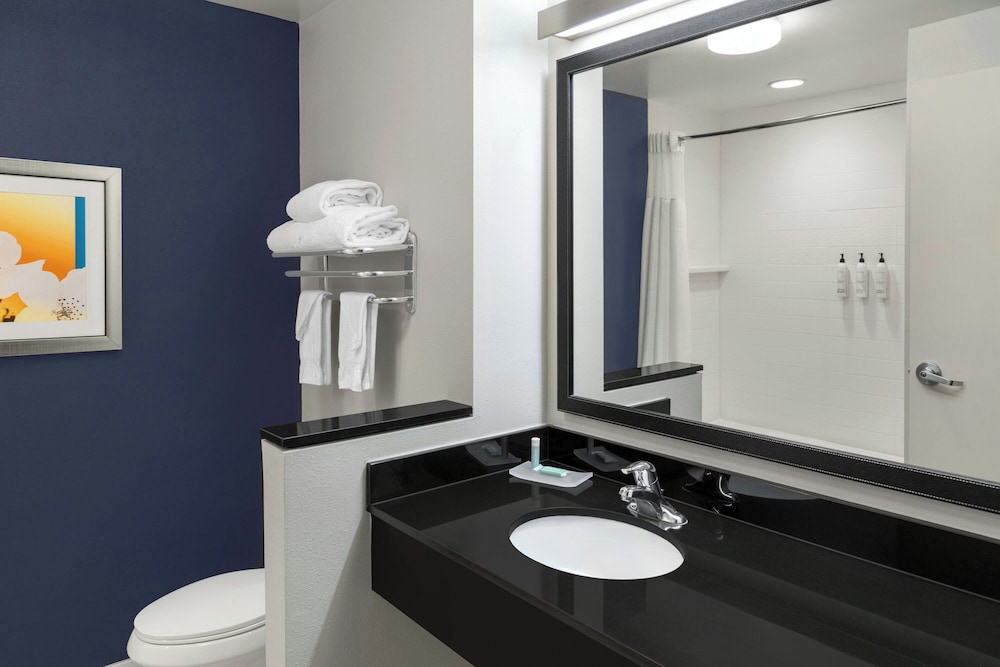 Fairfield Inn Suites Calhoun 46/47