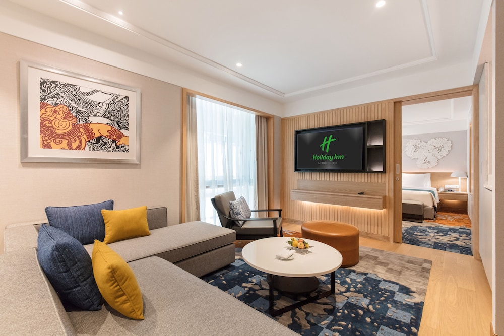 Holiday Inn Bangkok Hotel 45/76