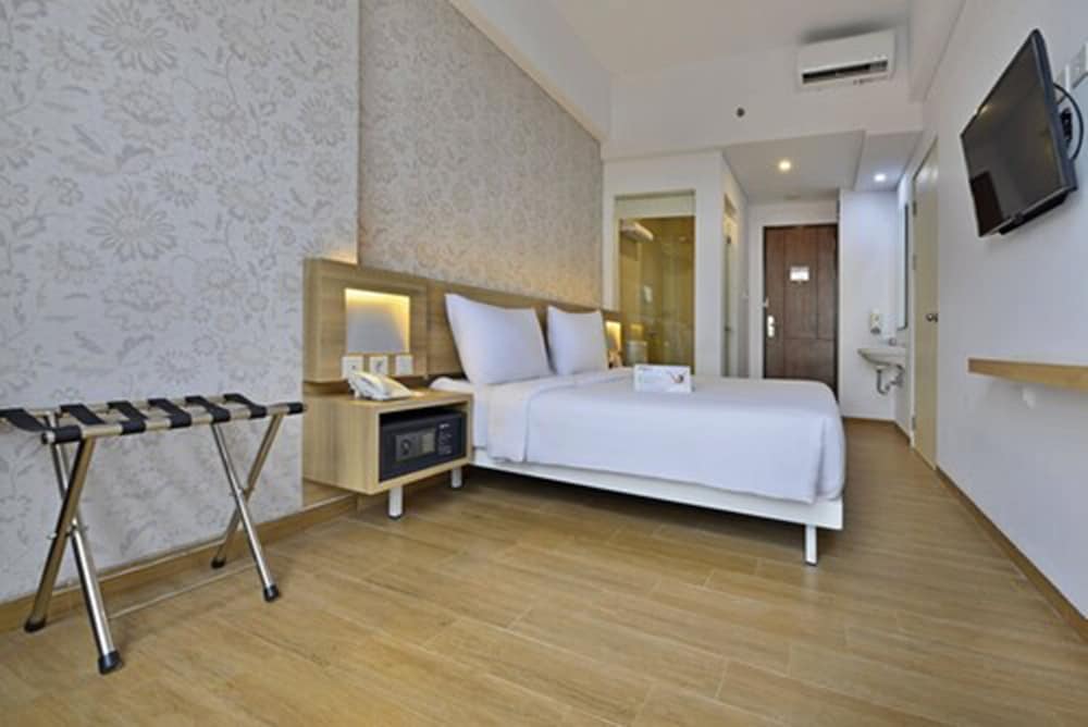 Whiz Prime Hotel Basuki Rahmat Malang 8/34