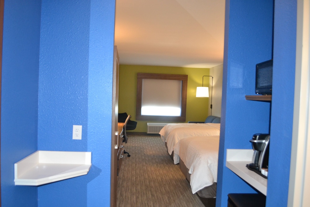 Holiday Inn Express Tallahassee University Central 19/33